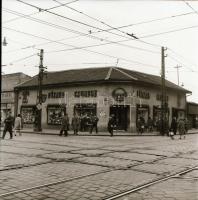 1966 Budapesti épületek, 5 db szabadon felhasználható vintage negatív, tasakon feliratozva a pontos ...