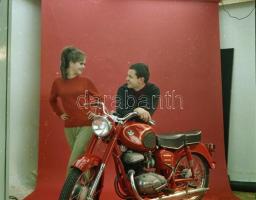 1966 Danuvia motorkerékpár műtermi reklám felvételei, 6 db szabadon felhasználható vintage negatív, ...