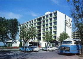 1967 Siófok, Hotel Hungária és Hotel Lidó, 4 db szabadon felhasználható vintage negatív, 6x8 cm