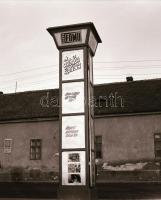 1969 Budapest, a Fővárosi Moziüzemi Vállalat hirdető oszlopai, plakáthelyei, kirakatai, ahol az új filmeket hirdették, 13 db szabadon felhasználható negatív, 6x6 cm