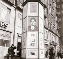 1969 Budapest, a Fővárosi Moziüzemi Vállalat hirdető oszlopai, plakáthelyei, kirakatai, ahol az új f...
