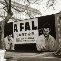 1969 Budapest, a Fővárosi Moziüzemi Vállalat hirdető oszlopai, plakáthelyei, kirakatai, ahol az új f...