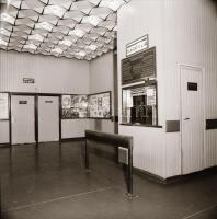 1982 Budapest, Bem mozi külső-belső felvételei, 7 db szabadon felhasználható negatív, 6x6 cm