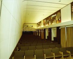 1984 Budapest, Mátra mozi belső felvételei, 11 db szabadon felhasználható negatív, 6x7 cm