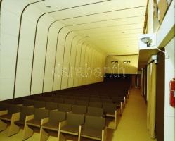 1984 Budapest, Mátra mozi belső felvételei, 11 db szabadon felhasználható negatív, 6x7 cm