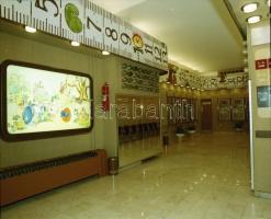 1984 Budapest, Mátra mozi belső felvételei, 11 db szabadon felhasználható negatív, 6x7 cm