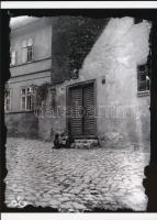 cca 1926 Budapest, Tabán, Kerny István (1879-1963) üveglemez negatívjairól készült 3 db mai nagyítás...