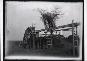 cca 1913 Öntözőmű Szeged határában, Kerny István (1879-1963) üveglemez negatívjairól készült 2 db mai nagyítás, 18x25 cm