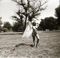 cca 1978 Aktfotók vintage negatívjai, 7 db felvétel, 6x6 cm / 7 erotic photo negatives, 6x6 cm