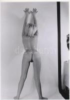 cca 1977 Motozásra készen, finoman erotikus fénykép, korabeli negatívról készült mai nagyítás, 25x18 cm / erotic photo, 25x18 cm