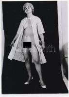 cca 1974 Szigorú házvezetőnő, finoman erotikus fénykép, korabeli negatívról készült mai nagyítás, 25x18 cm / erotic photo, 25x18 cm