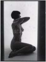 cca 1975 Buborékos képek, 2 db finoman erotikus fénykép, korabeli negatívokról készült mai nagyításo...