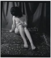 cca 1968 Régi szép emlék a szőnyegen, finoman erotikus fényképek, 3 db korabeli negatívról készült mai nagyítás, 25x18 cm / 3 erotic photos, 25x18 cm