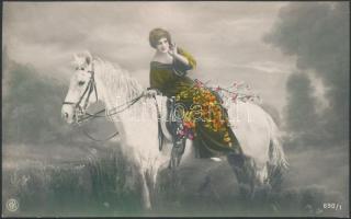 50 db RÉGI motívumos képeslap; hölgyek, művész, gyerek / 50 pre-1945 motive postcards; ladies, art, ...