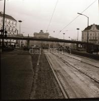 cca 1969 Budapest, Baross téri felüljáró felvételei, 12 db negatív, 6x6 cm
