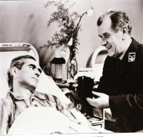 ,,Kardiogram" című film állóképei, 29 db negatív, ezekről készültek a mozik előcsarnokában kiál...