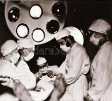 ,,Kardiogram" című film állóképei, 29 db negatív, ezekről készültek a mozik előcsarnokában kiál...