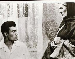 ,,Az ember kincse - találkozás a régi mecsetnél" című film állóképei, 21 db negatív, ezekről ké...