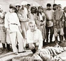 ,,Az ember kincse - találkozás a régi mecsetnél" című film állóképei, 21 db negatív, ezekről ké...