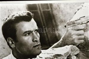 ,,Az ember kincse - találkozás a régi mecsetnél" című film állóképei, 21 db negatív, ezekről ké...