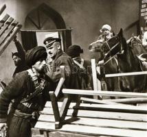 ,,Az ember kincse - találkozás a régi mecsetnél" című film állóképei, 21 db negatív, ezekről ké...