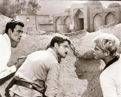 ,,Az ember kincse - találkozás a régi mecsetnél" című film állóképei, 21 db negatív, ezekről ké...