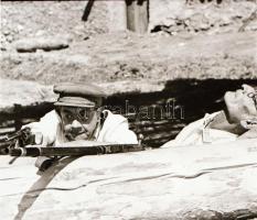 ,,Az ember kincse - találkozás a régi mecsetnél" című film állóképei, 21 db negatív, ezekről ké...