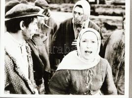 ,,A hóhér testvére" című film állóképei, 20 db negatív, ezekről készültek a mozik előcsarnokában kiállított, új filmek reklámozására szolgáló fényképek, 6x7 cm