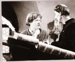 ,,A hóhér testvére" című film állóképei, 20 db negatív, ezekről készültek a mozik előcsarnokába...