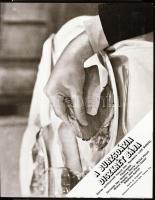 ,, A burzsoázia diszkrét bája" című francia film állóképei, 24 db negatív, ezekről készültek a ...