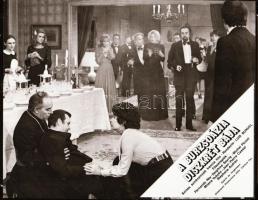 ,, A burzsoázia diszkrét bája" című francia film állóképei, 24 db negatív, ezekről készültek a ...