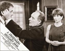 ,, A burzsoázia diszkrét bája" című francia film állóképei, 24 db negatív, ezekről készültek a ...