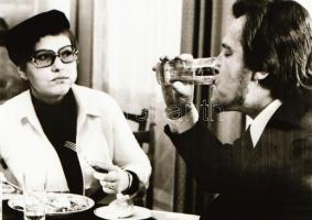 ,,Hogyan felejtsük el életünk legnagyobb szerelmét?" című magyar film állóképei, 25 db negatív,...