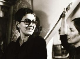 ,,Hogyan felejtsük el életünk legnagyobb szerelmét?" című magyar film állóképei, 25 db negatív,...