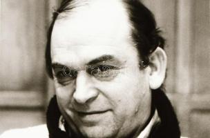 ,,Hogyan felejtsük el életünk legnagyobb szerelmét?" című magyar film állóképei, 25 db negatív,...