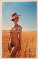 cca 1985 Menesdorfer Lajos: Mindennapi kenyerünk, (aranykalászos gazda), feliratozott vintage fotóművészeti alkotás, 40x27 cm / erotic photo, 40x27 cm