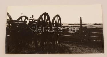 cca 1969 Kalocsai Rudolf: Kerekek, feliratozott vintage fotóművészeti alkotás, 21x40 cm