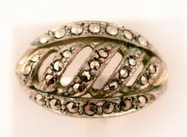 Ezüst gyűrű kövekkel, Ag., bruttó: 6,3gr., méret:57