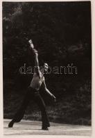 cca 1978 Magyar Alfréd: Lendület, feliratozott vintage fotóművészeti alkotás, 40x28 cm