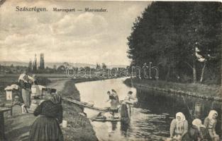 Szászrégen, Reghin; Maros part, mosónők / river bank, washing women  (fa)