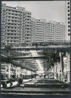 cca 1970 Budapest, A kelenföldi lakótelep házgyári háztömbjei,  III. számú budapesti házépítő kombinát szerelőcsarnoka, 2 db fotó, hátoldalon feliratozva, 10x14 cm