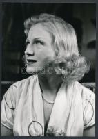 Szörényi Éva(1917-2009) színésznő, jelzetlen fotó, 18x12,5 cm