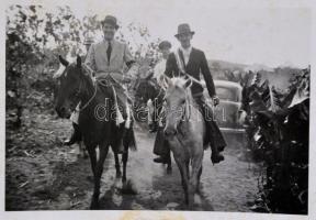 1941 Ifj. Horthy Miklós brazil nagykövet utazása Sao Paulóba, 28 db privát fotó, közte rövid képsoro...