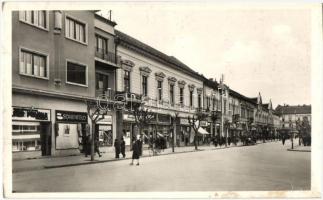 Szabadka, Subotica; Báró Rudics utca, Sonenfeld üzlete / street, shops (kis szakadás / small tear)