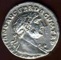 Traianus 98-117 Denar Ag 2,35g T:2/2- verési hibával