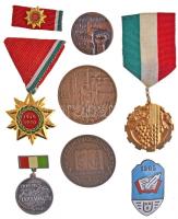 Vegyes 10db-os szocialista emlékérem, jelvény és kitüntetés tétel, közte 1979. "A Magyar Tanácsköztársaság 60. évfordulója Emlékére 1919-1979" Br emlékérem, 1984. "Munka Érdemérem" bronz fokozata, miniatűrrel, nem eredeti dobozában, DN "1905. KKG" zománcozott fém sapkajelvény, iskolai T:2