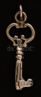 Ezüst(Ag) kulcs alakú függő, jelzett, 3x1,2 cm, nettó: 1,6 g