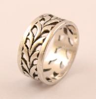 Ezüst(Ag) olajágas áttört gyűrű, jelzett, méret: 49, nettó: 3,4 g