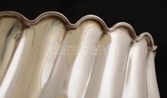 Ezüst(Ag) hullámos falú bonbon kínáló, jelzett, 10,8x15,5x6 cm, nettó. 202,9 g