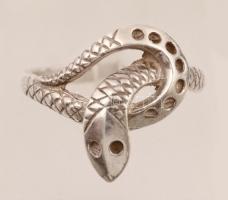 Ezüst(Ag) kígyós gyűrű, hiányzó kövekkel, jelzett, méret: 56, nettó: 3,5 g